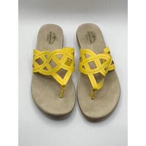 ST. JOHNS BAY Women's Yellow Leather Cutout Thong Sandals SZ 7